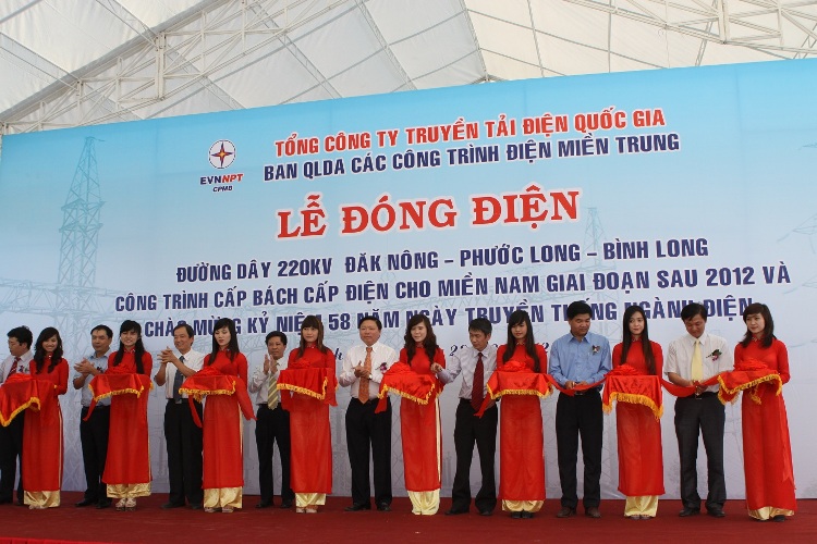Đóng điện đường dây 220 kV Đăk Nông - Phước Long - Bình Long